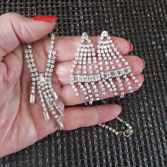 Vintage Austrian Crystals Necklace & Earrings Set - Picture 2 of 3